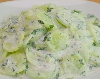 Salada de Pepino Cremosa